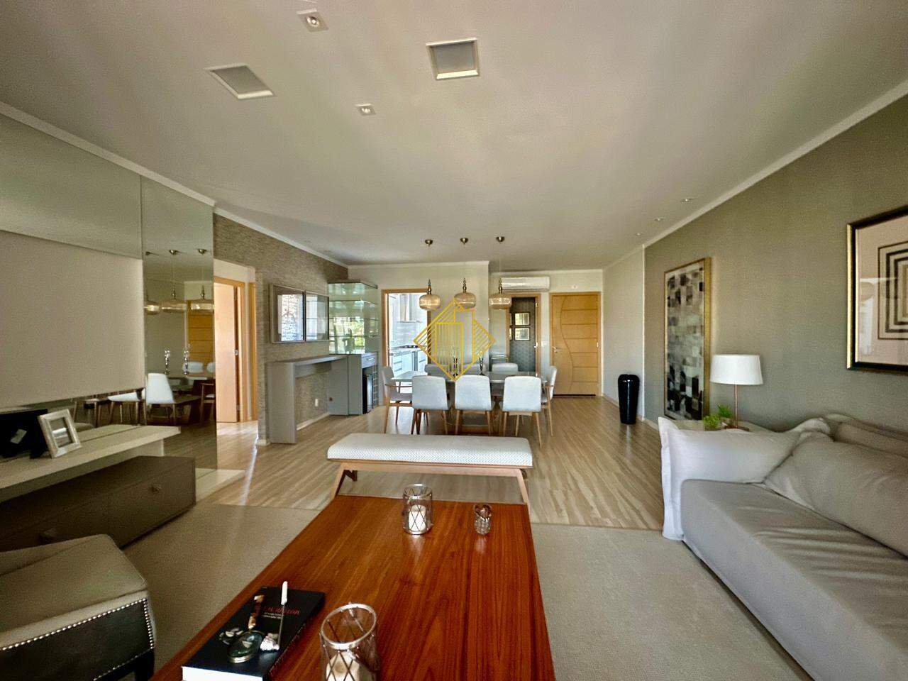 Apartamento para aluguel no Centro: 