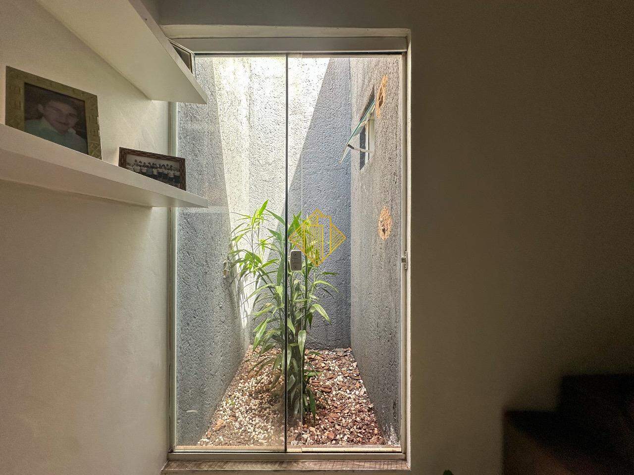 Casa à venda no Esmeralda: 
