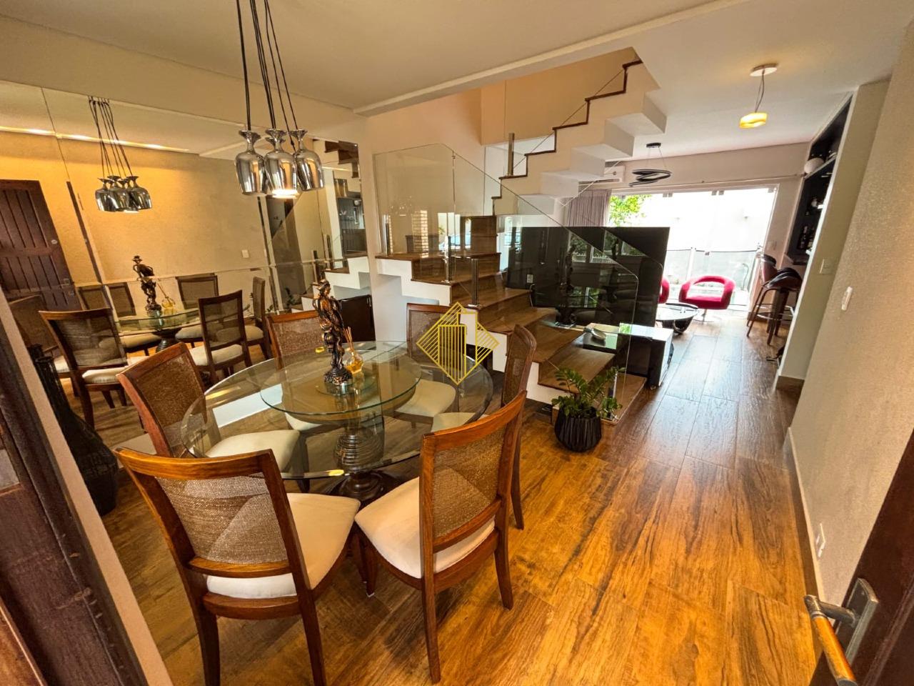 Sobrado à venda no Country: 