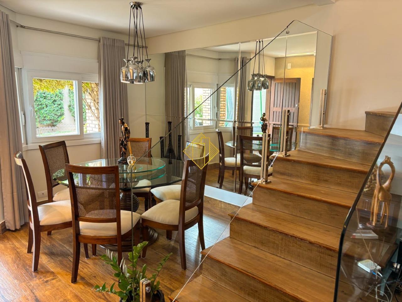 Sobrado à venda no Country: 