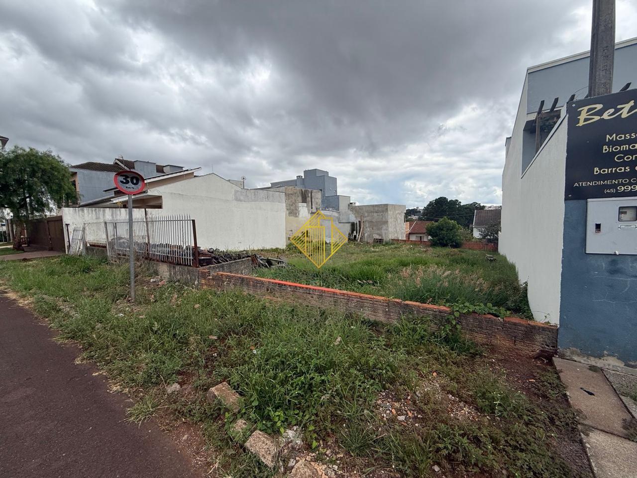 Terreno à venda no Pioneiros Catarinenses: 