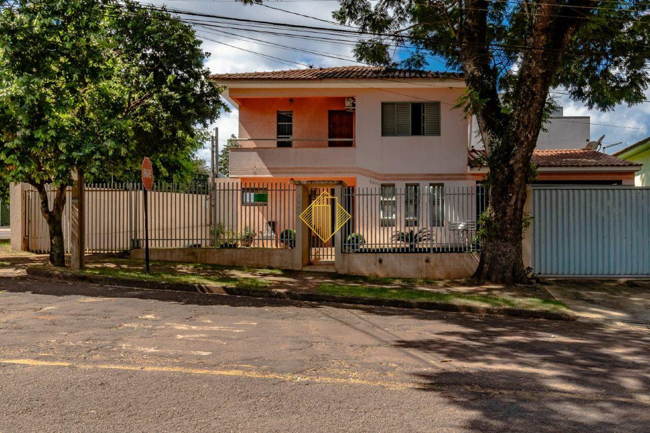 Sobrado à venda no Country: 