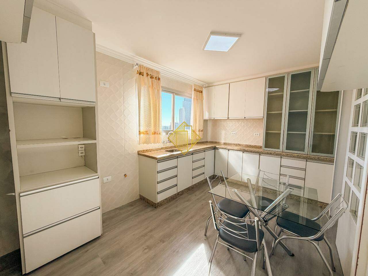 Apartamento para aluguel no Centro: 