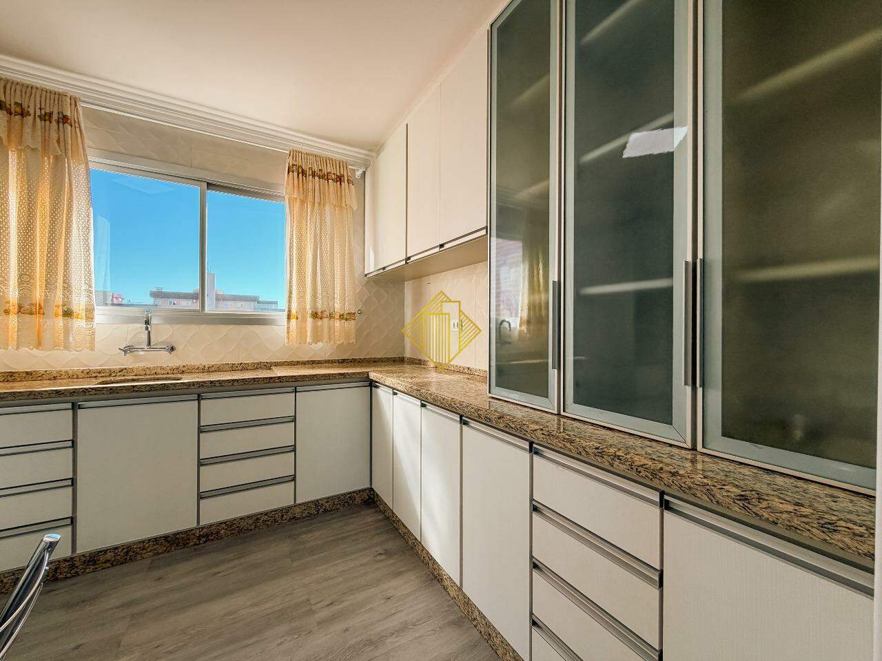 Apartamento para aluguel no Centro: 