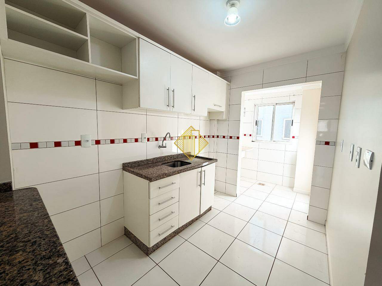 Apartamento à venda no Coqueiral: Cozinha
