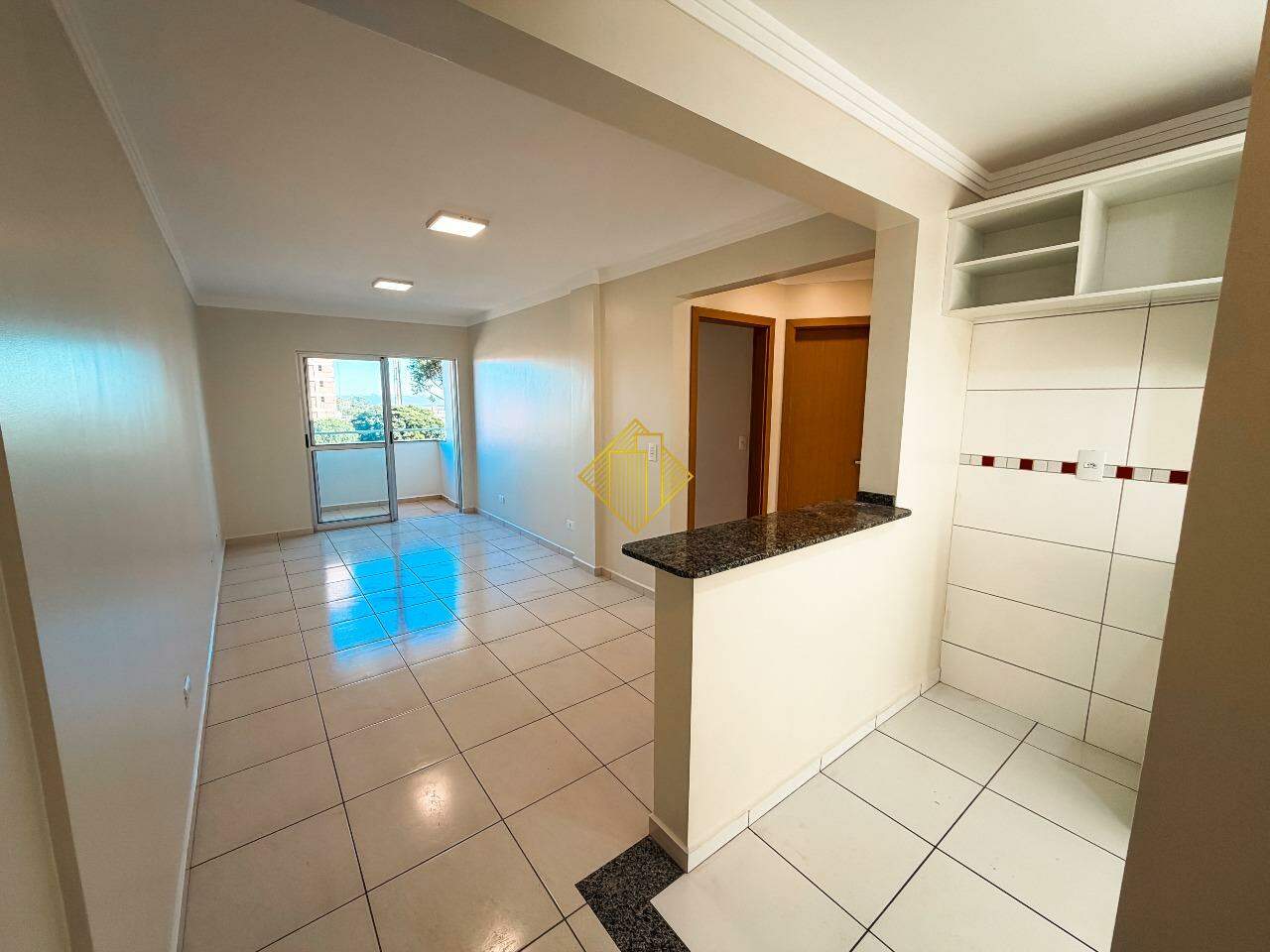 Apartamento à venda no Coqueiral: Cozinha e Sala