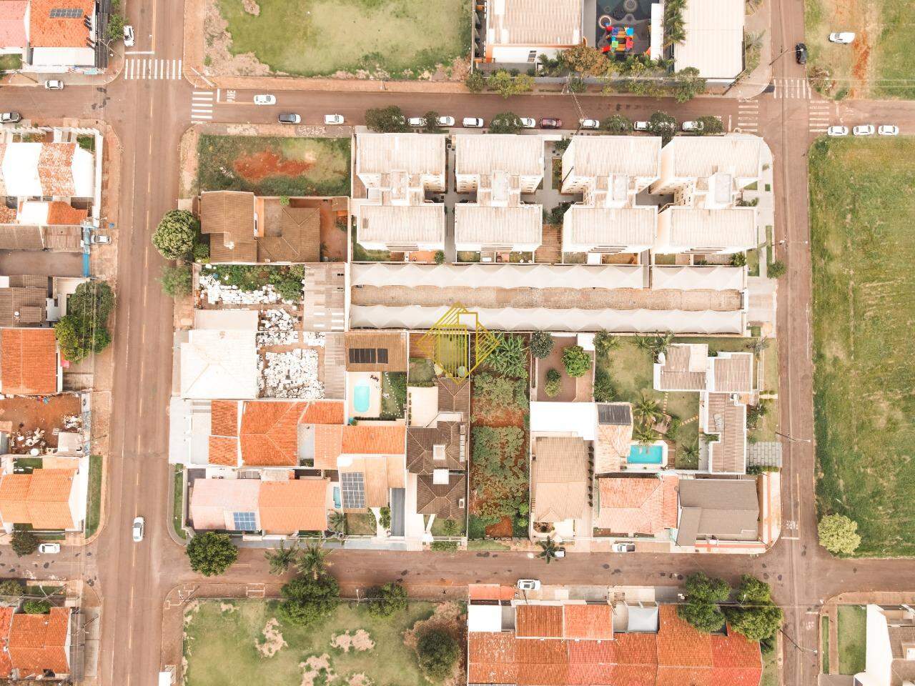 Lote à venda no Country: 