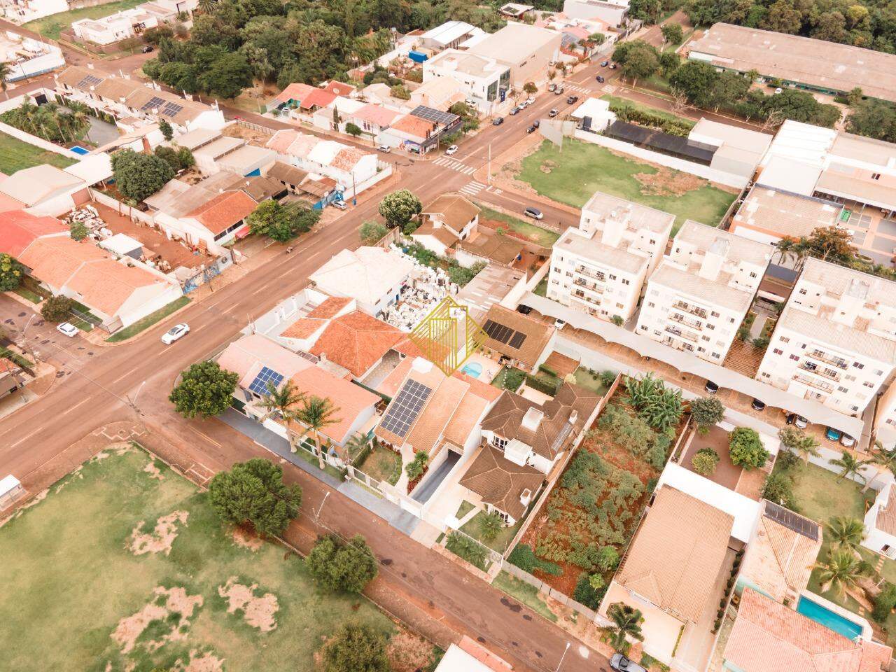 Lote à venda no Country: 