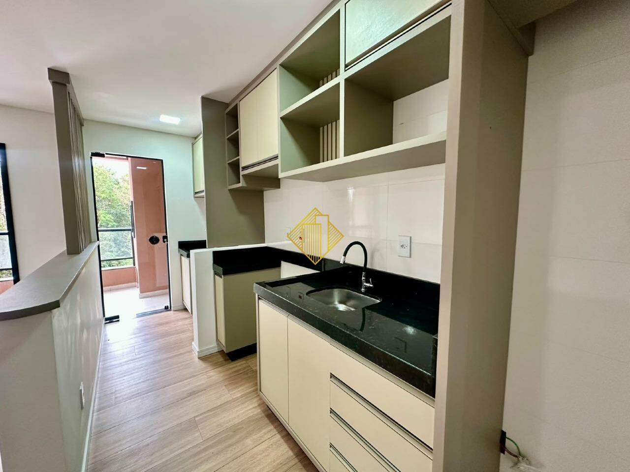 Apartamento para aluguel no Pioneiros Catarinenses: 