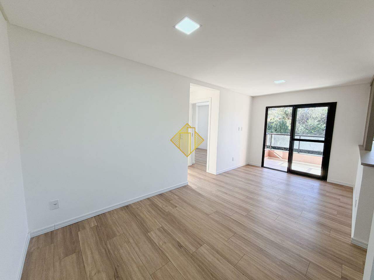 Apartamento para aluguel no Pioneiros Catarinenses: 