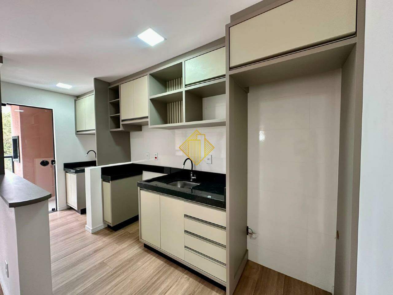 Apartamento para aluguel no Pioneiros Catarinenses: 