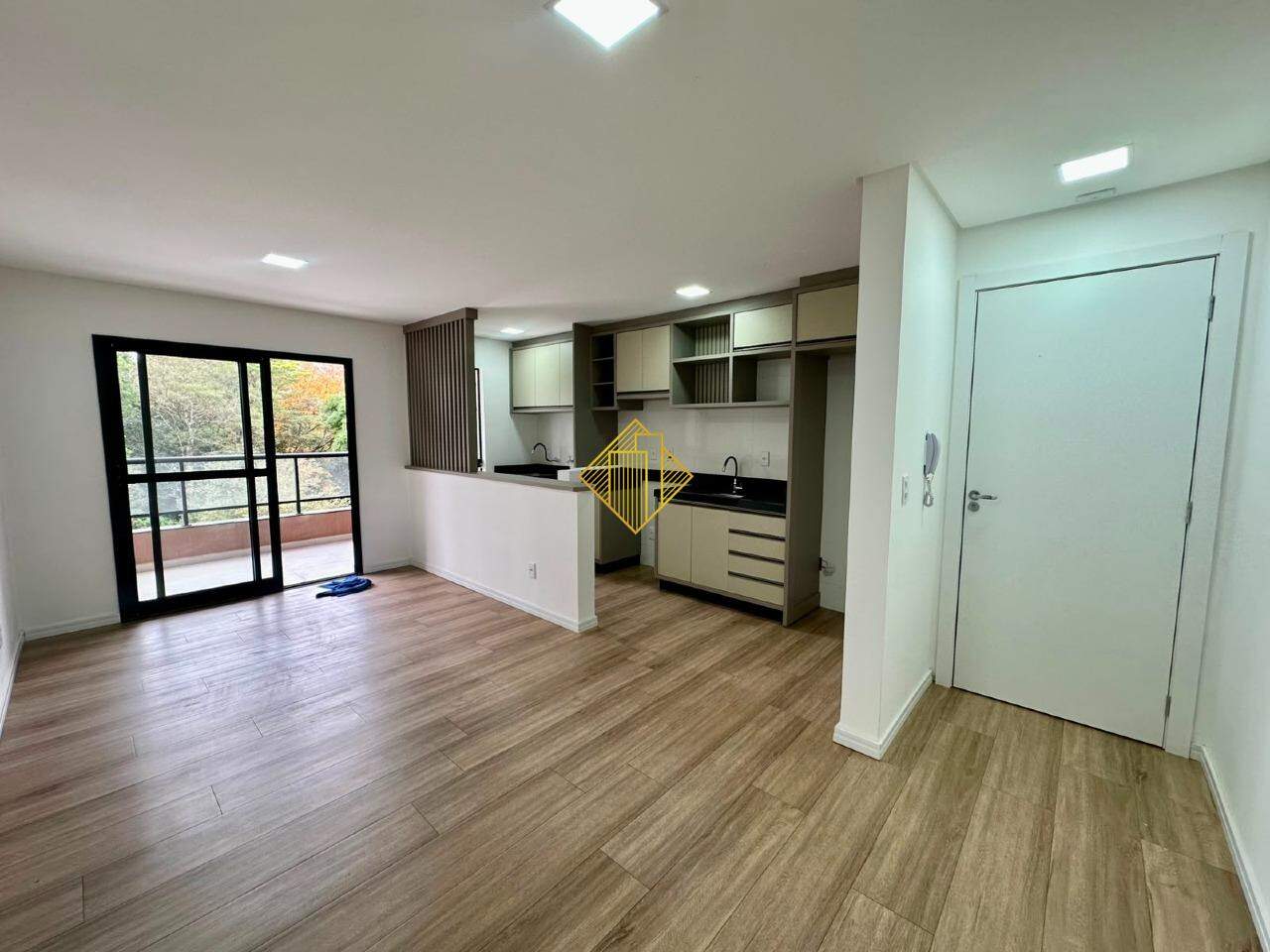 Apartamento para aluguel no Pioneiros Catarinenses: 