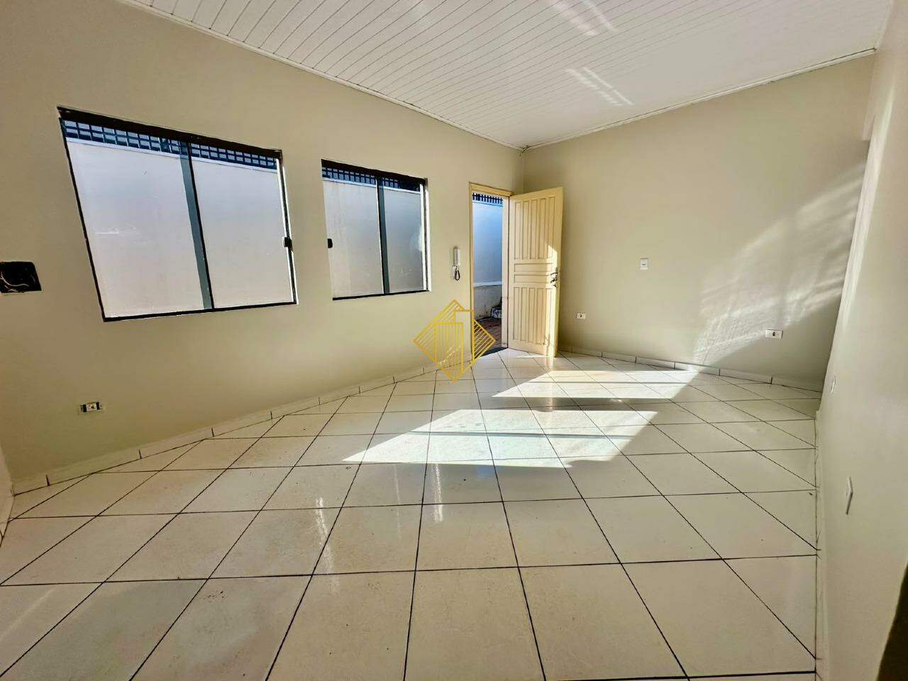 Casa para aluguel no Coqueiral: SALA