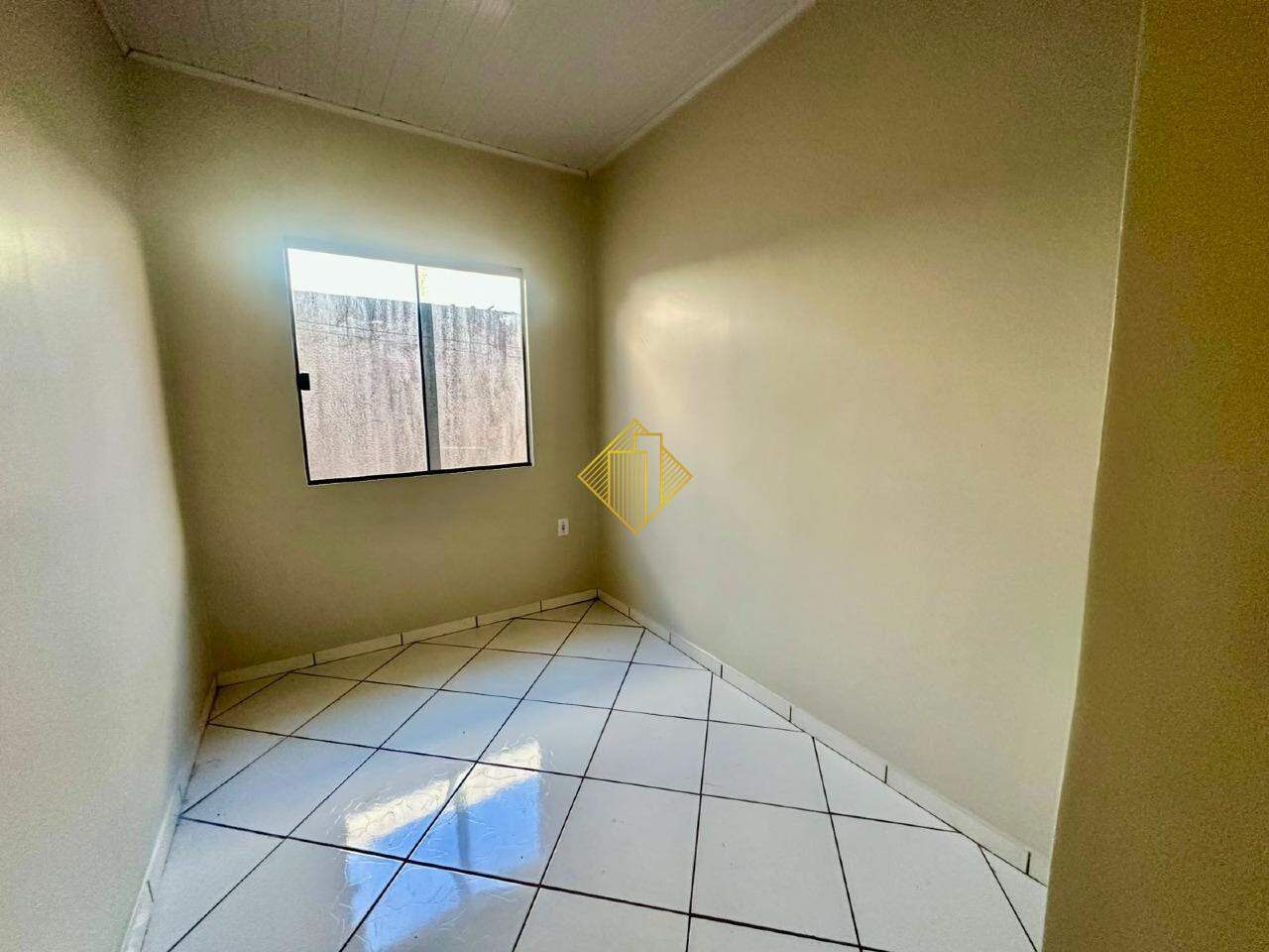 Casa para aluguel no Coqueiral: QUARTO 1