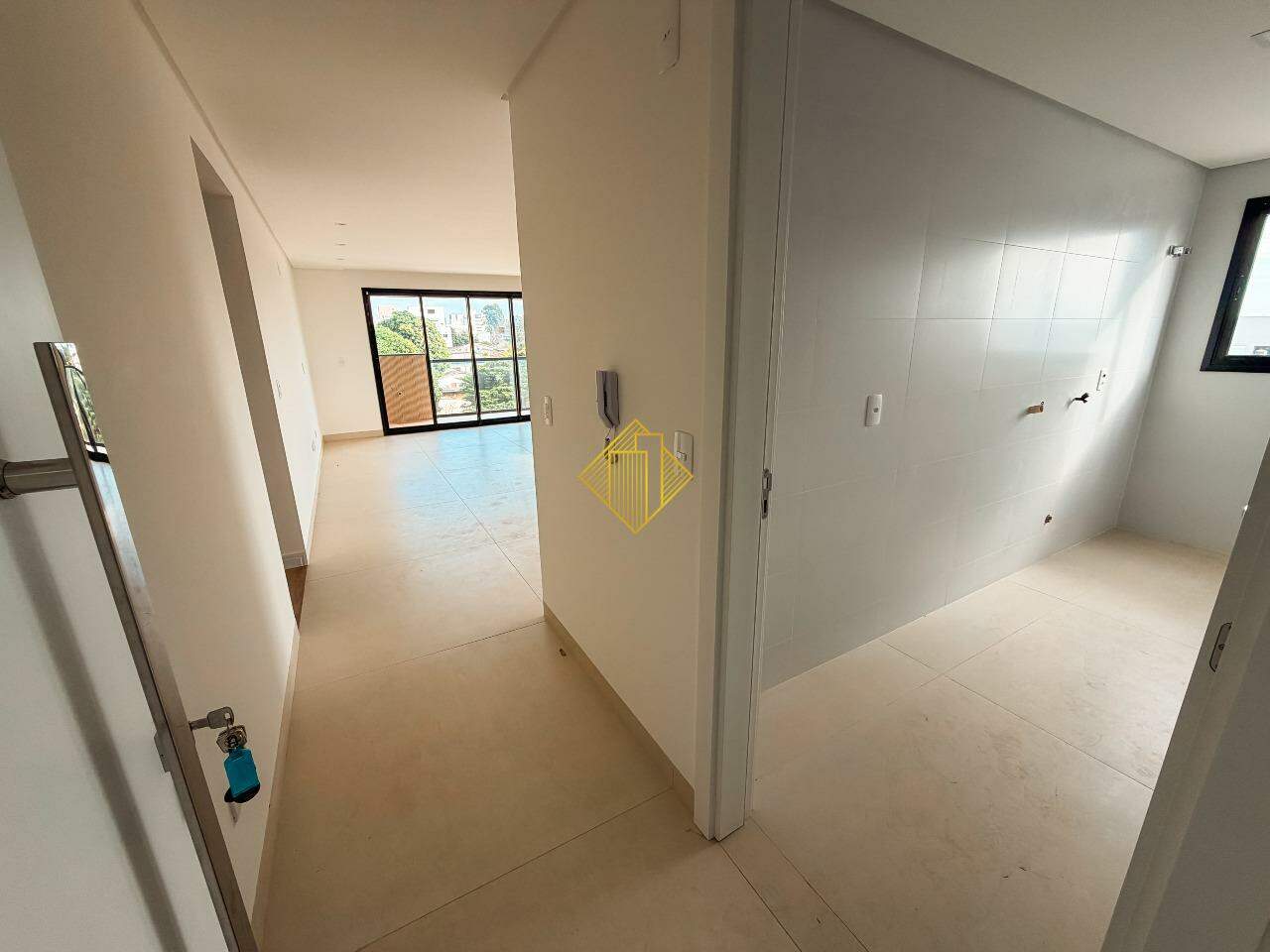 Apartamento à venda no Cancelli: Entrada - acesso área de serviço