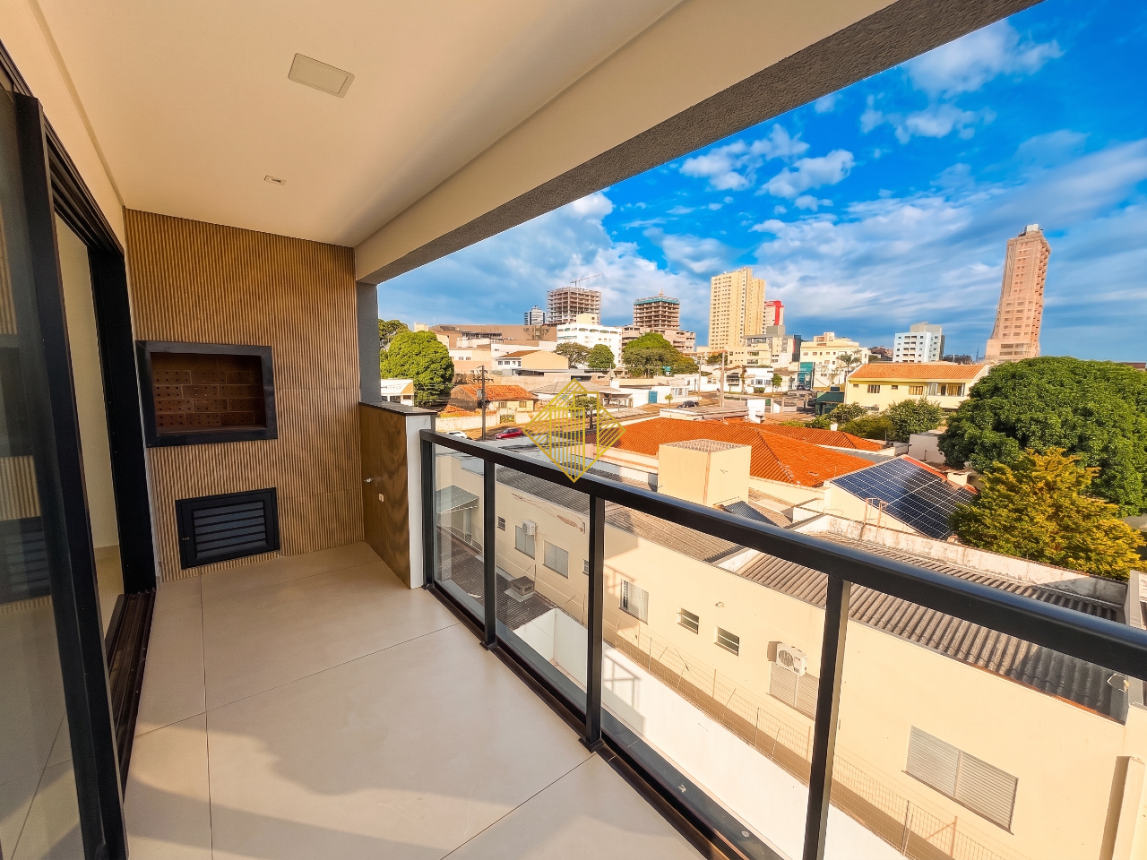 Apartamento à venda no Cancelli: Sacada grande com churrasqueira