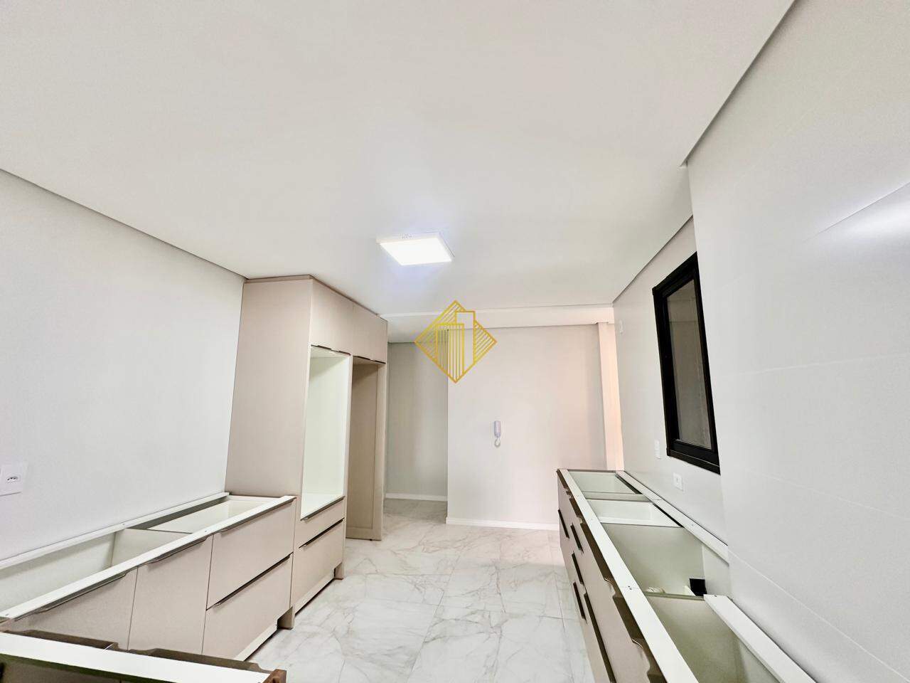 Apartamento para aluguel no Centro: 