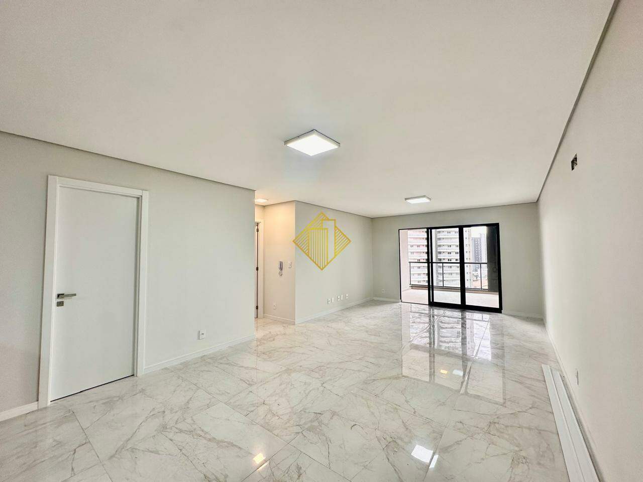 Apartamento para aluguel no Centro: 