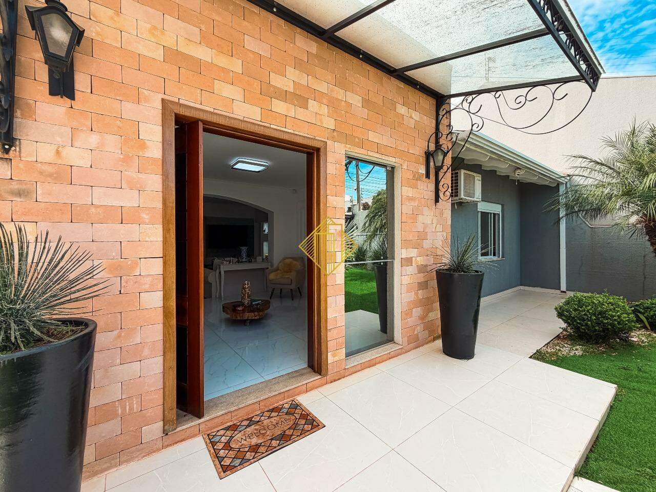Casa à venda no Recanto Tropical: 
