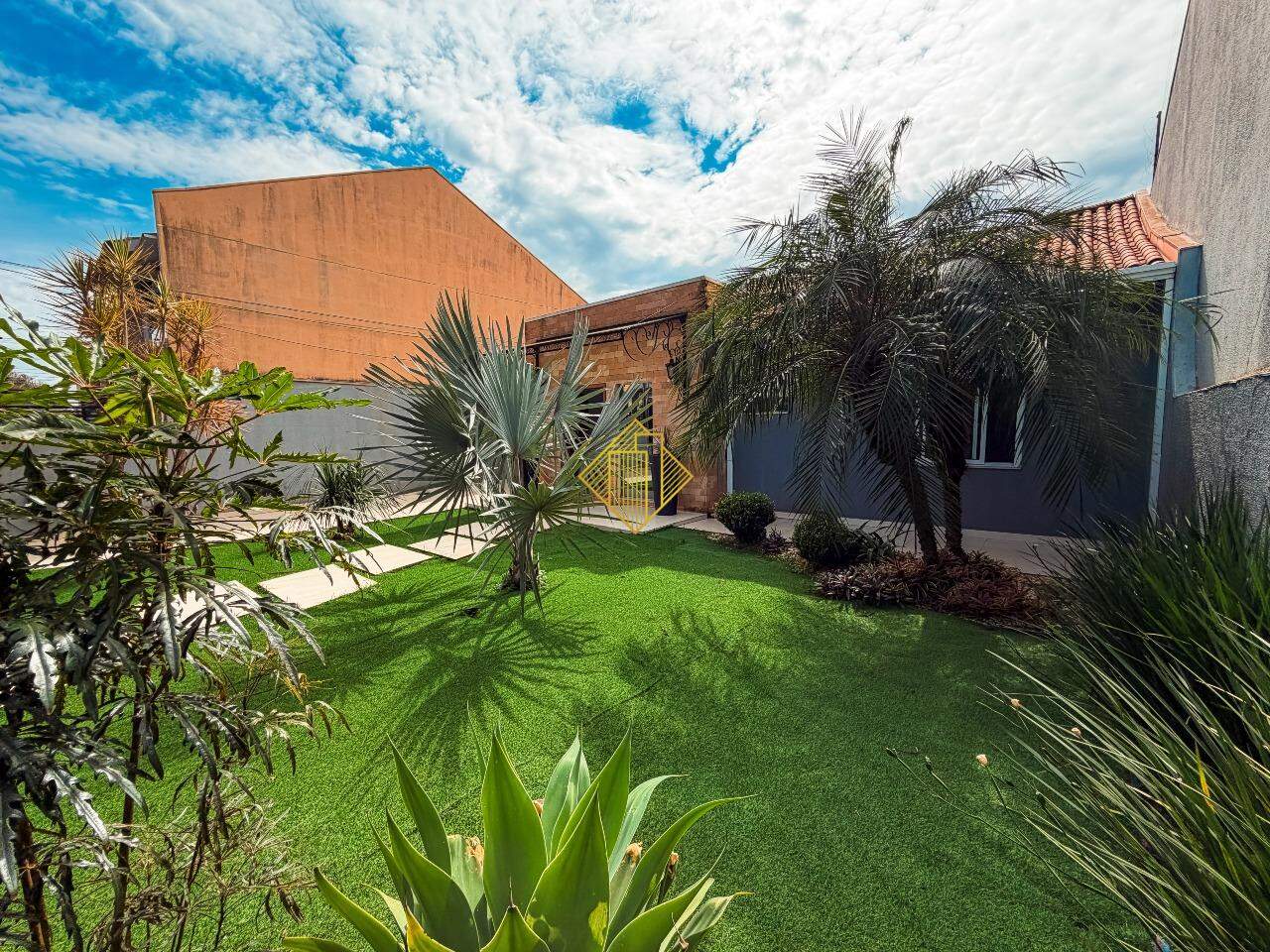 Casa à venda no Recanto Tropical: 