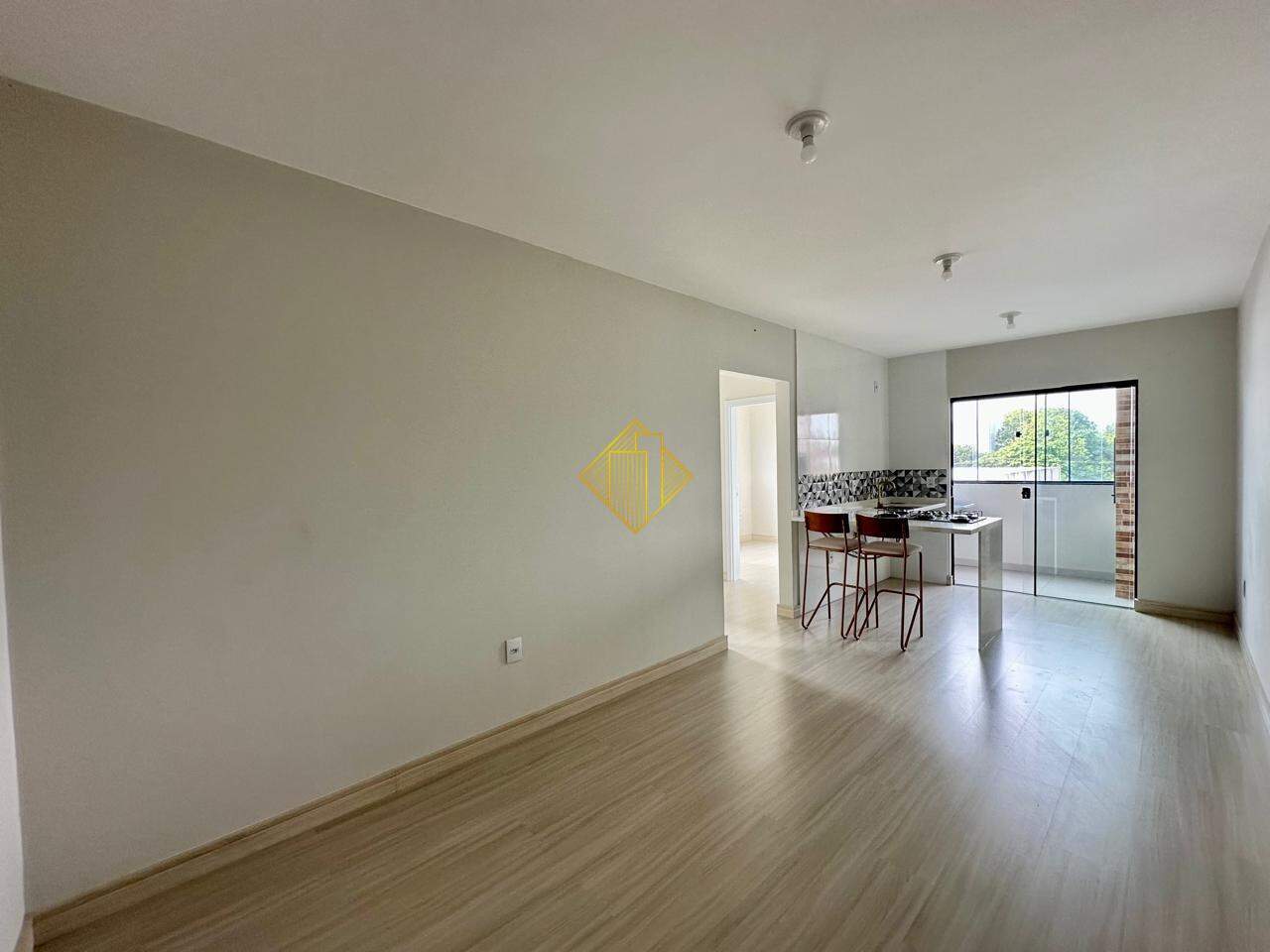 Apartamento para aluguel no Esmeralda: 