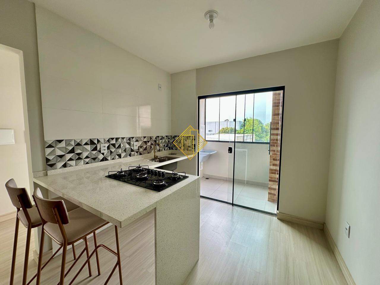 Apartamento para aluguel no Esmeralda: 