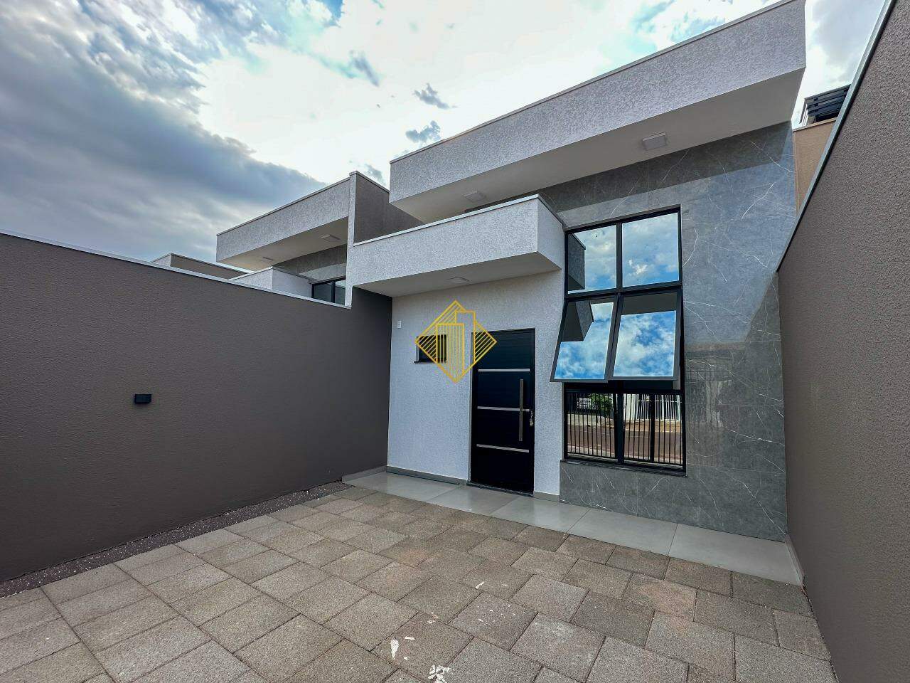 Casa à venda no Esmeralda: 