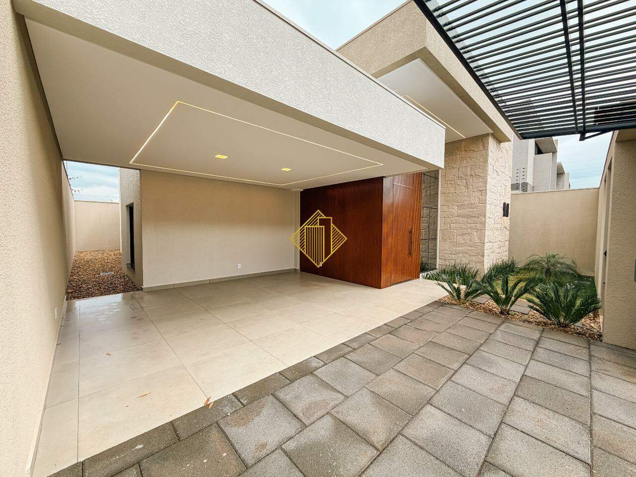 Casa à venda no Tropical III: 