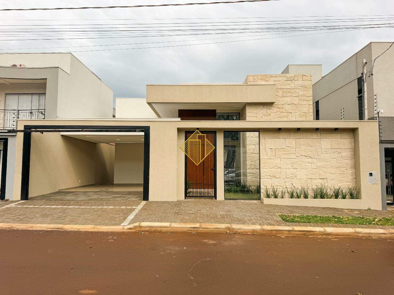 Casa à venda no Tropical III: 