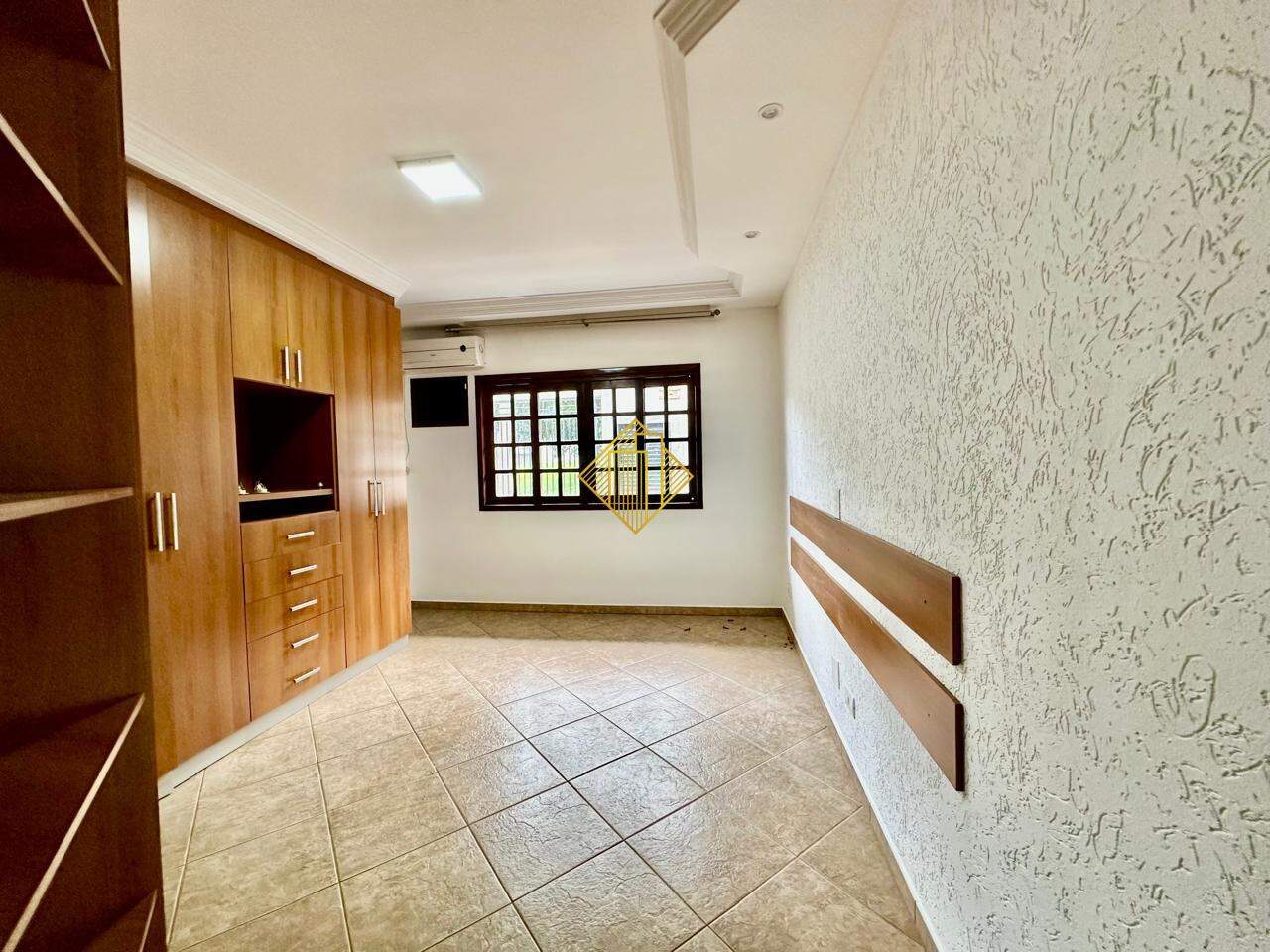 Casa para aluguel no Coqueiral: 