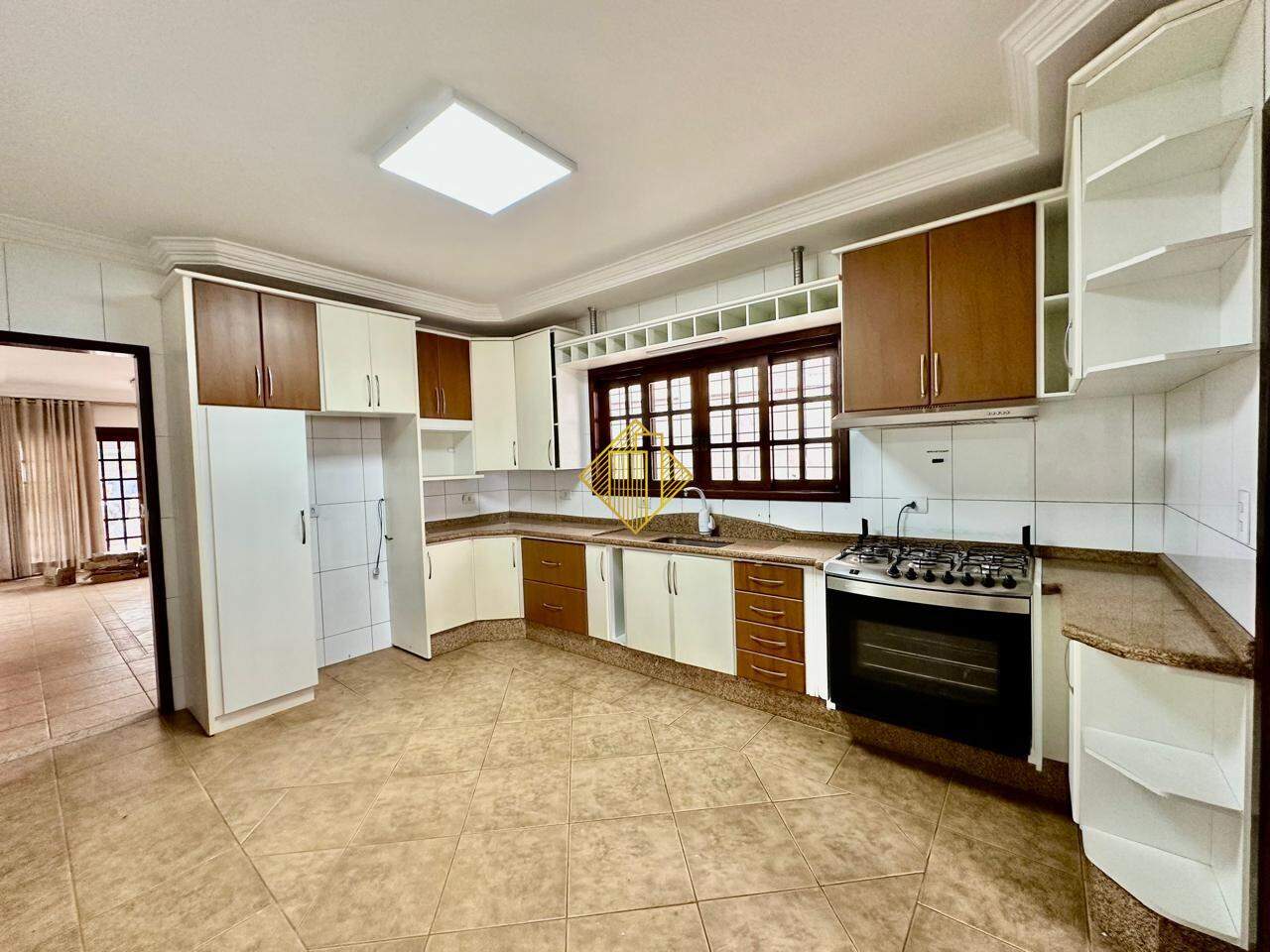 Casa para aluguel no Coqueiral: 