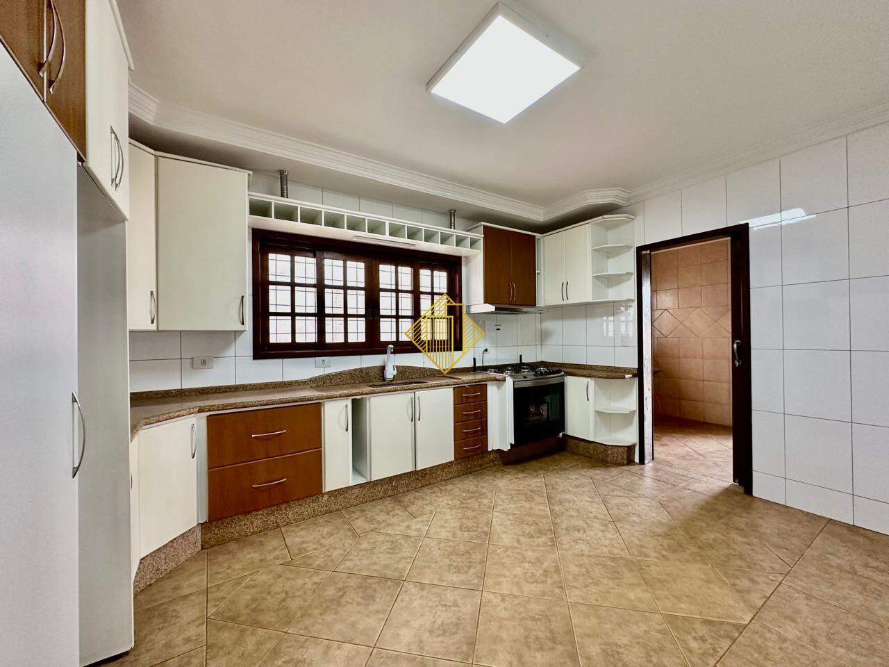Casa para aluguel no Coqueiral: 