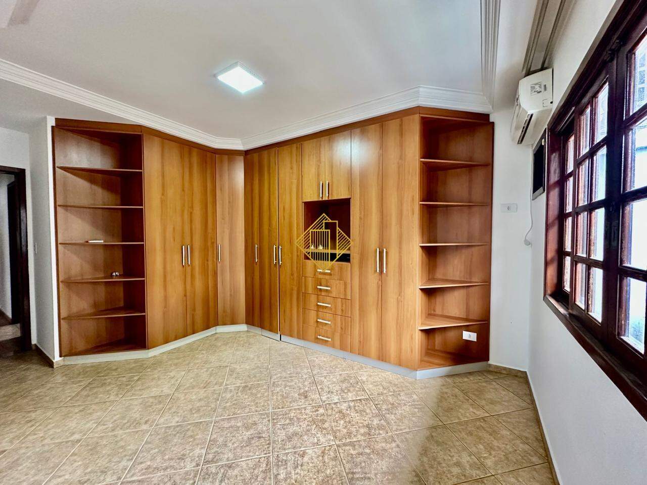 Casa para aluguel no Coqueiral: 