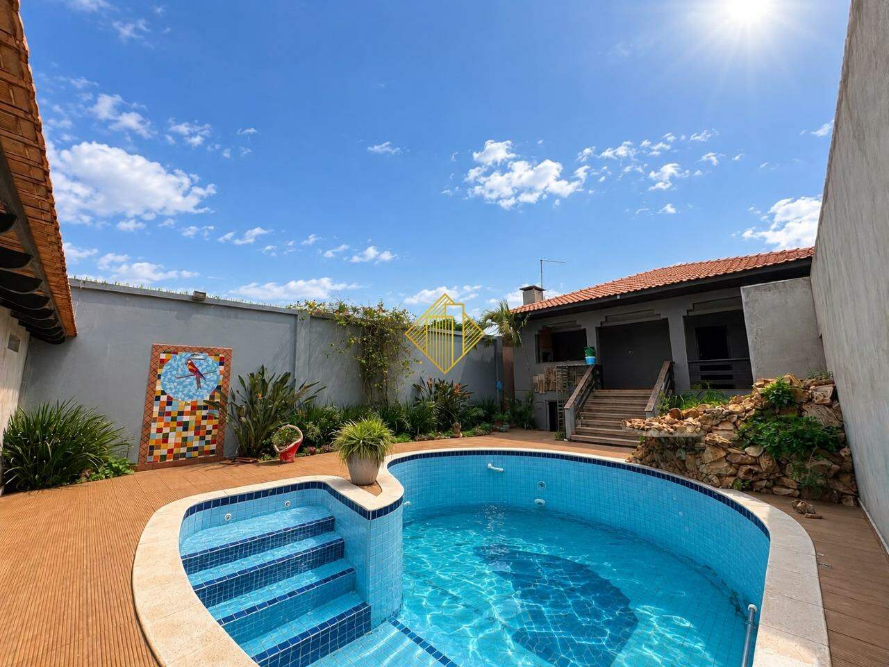 Casa para aluguel no Coqueiral: 