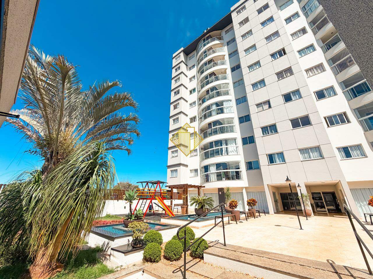 Apartamento à venda no Coqueiral: 