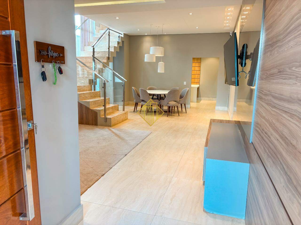 Sobrado à venda no Pioneiros Catarinenses: 