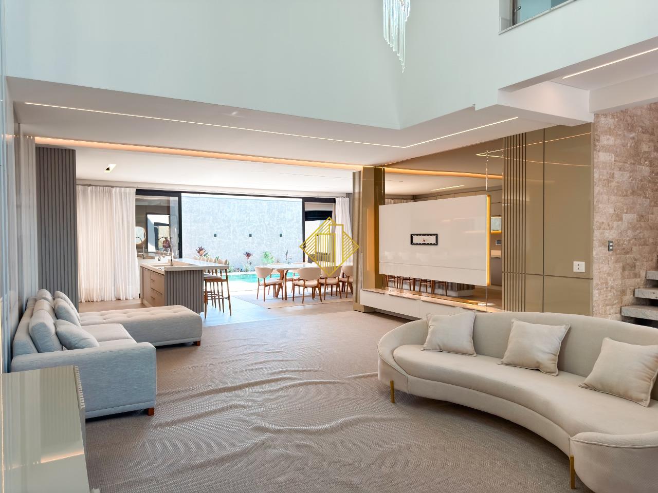 Sobrado à venda no Recanto Tropical: 