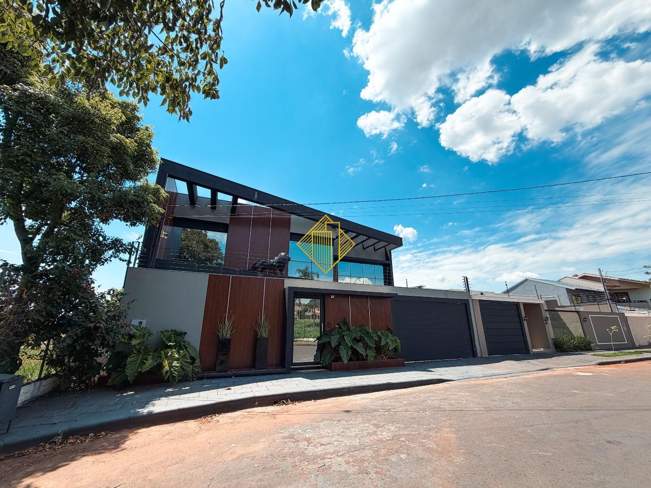 Sobrado à venda no Recanto Tropical: 