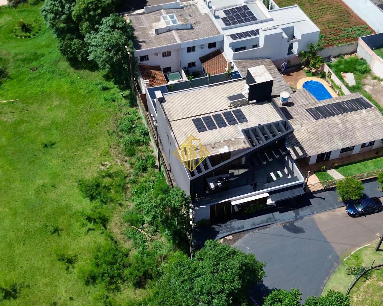 Sobrado à venda no Recanto Tropical: 