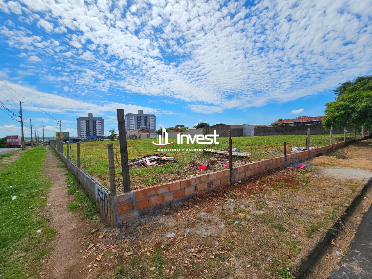 Terreno/Área à venda no Manoel Mendes: 