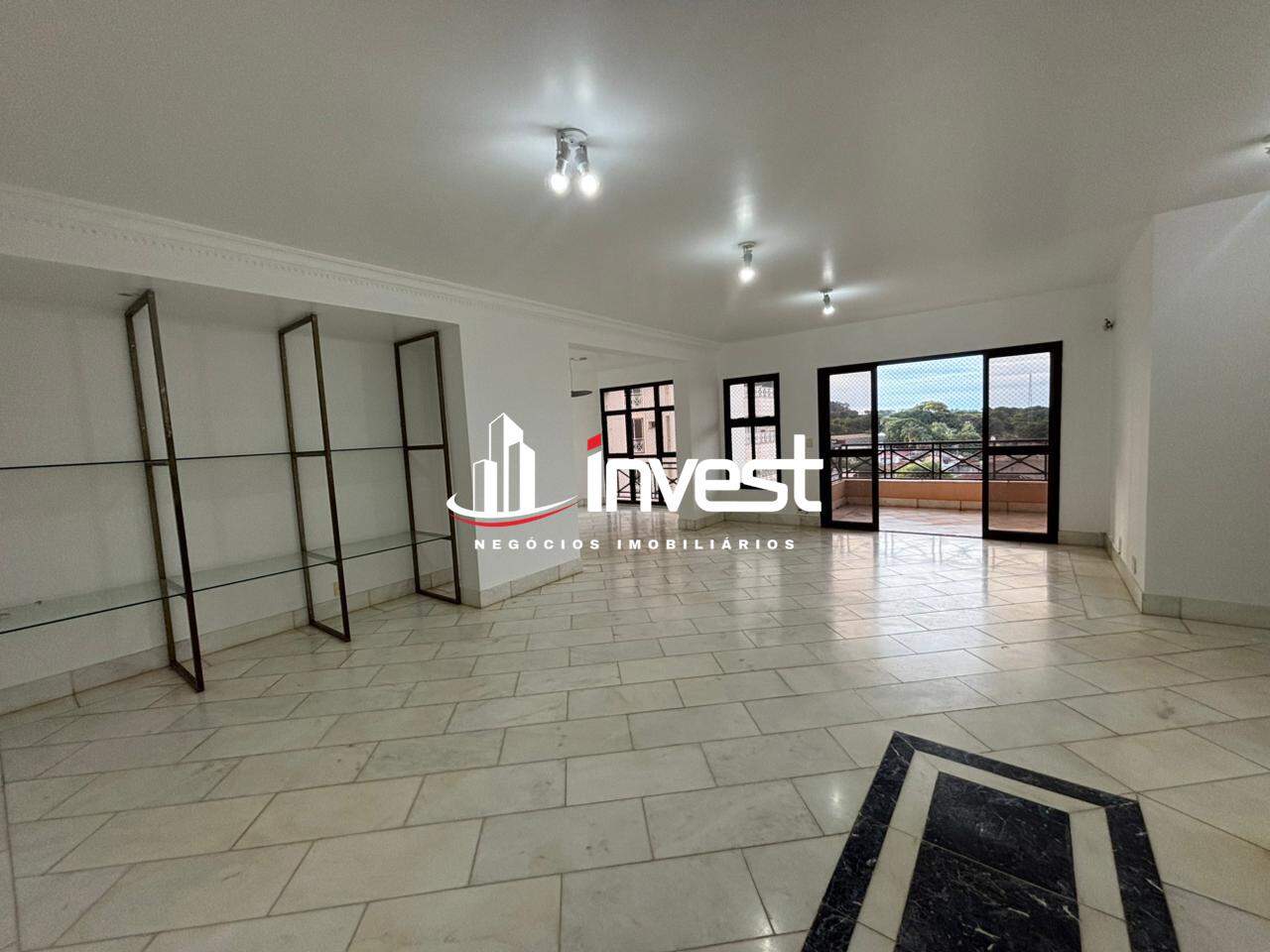 Apartamento à venda no Mercês: 