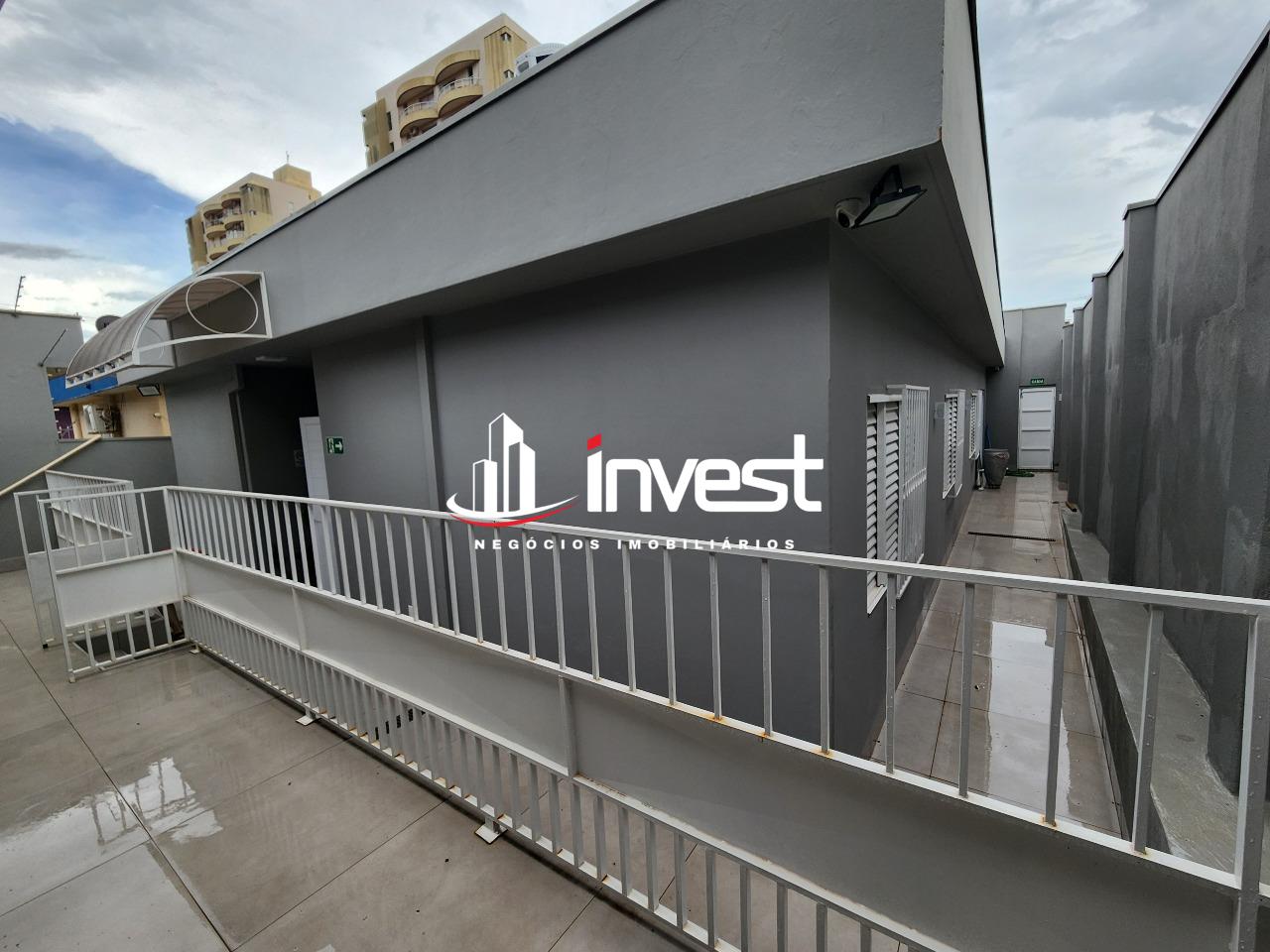 Casa Comercial à venda no Mercês: 