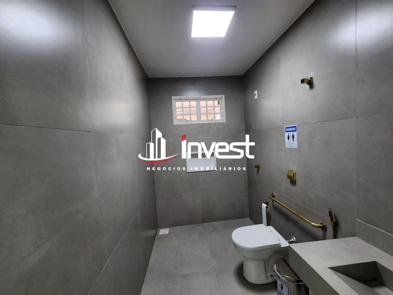 Casa Comercial à venda no Mercês: 