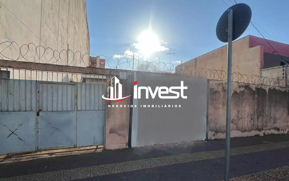 Terreno/Área à venda no Centro: 