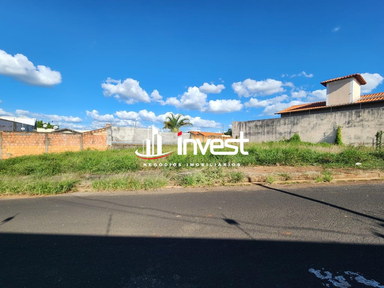 Terreno/Área à venda no Nenê Gomes, Jardim: 