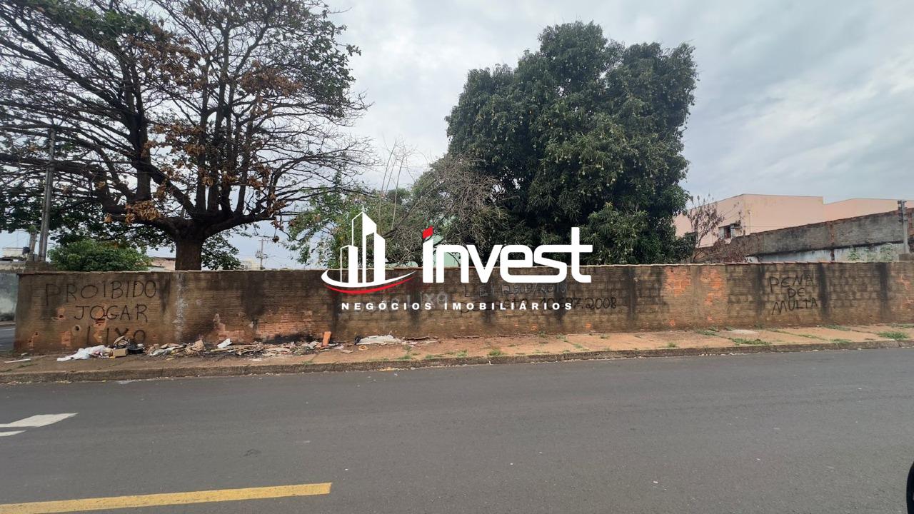 Terreno/Área à venda no Universitário: 