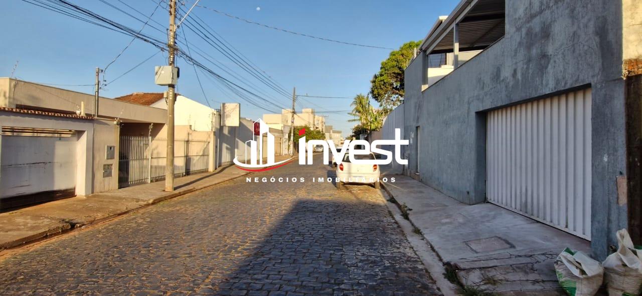 Terreno/Área à venda no Mercês: 