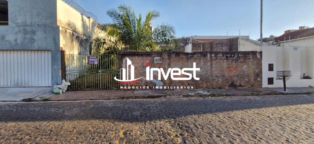 Terreno/Área à venda no Mercês: 