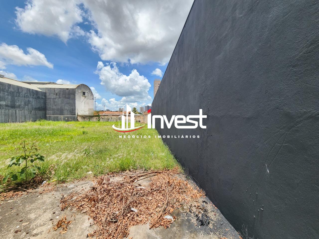 Terreno/Área à venda no Santa Maria: 