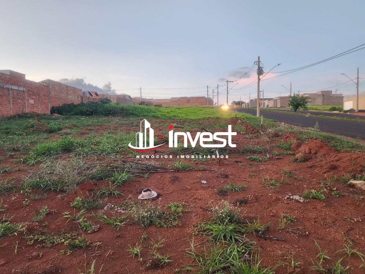 Terreno/Área à venda no Oneida Mendes II: 